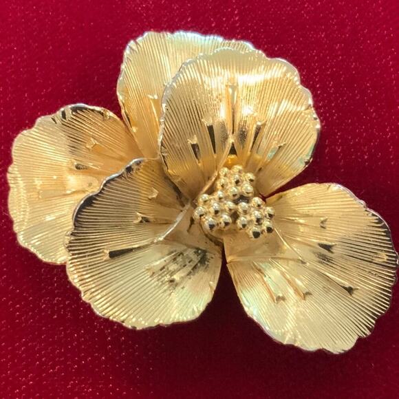 Giovanni Jewelry - Vintage Giovanni signed Brooch